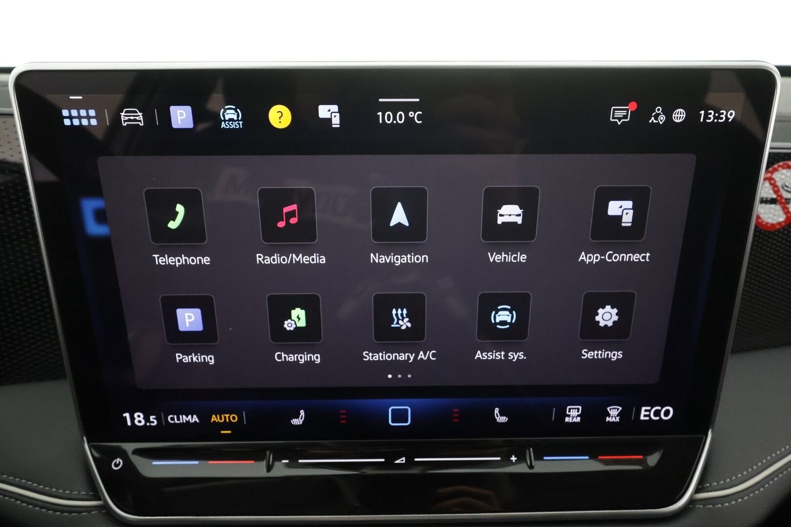 VOLKSWAGEN PASSAT 2025 Variant Elegance Business eHybrid 150 kW DSG-automaatti * Lisälämmitin / Adapt.Vakkari / Vetokoukku / Peruutuskamera / Hieronta / Navi - Akku kuntotarkastettu / 2x Latauskaapelit / Kahdet renkaat / Nahka-Alcantara