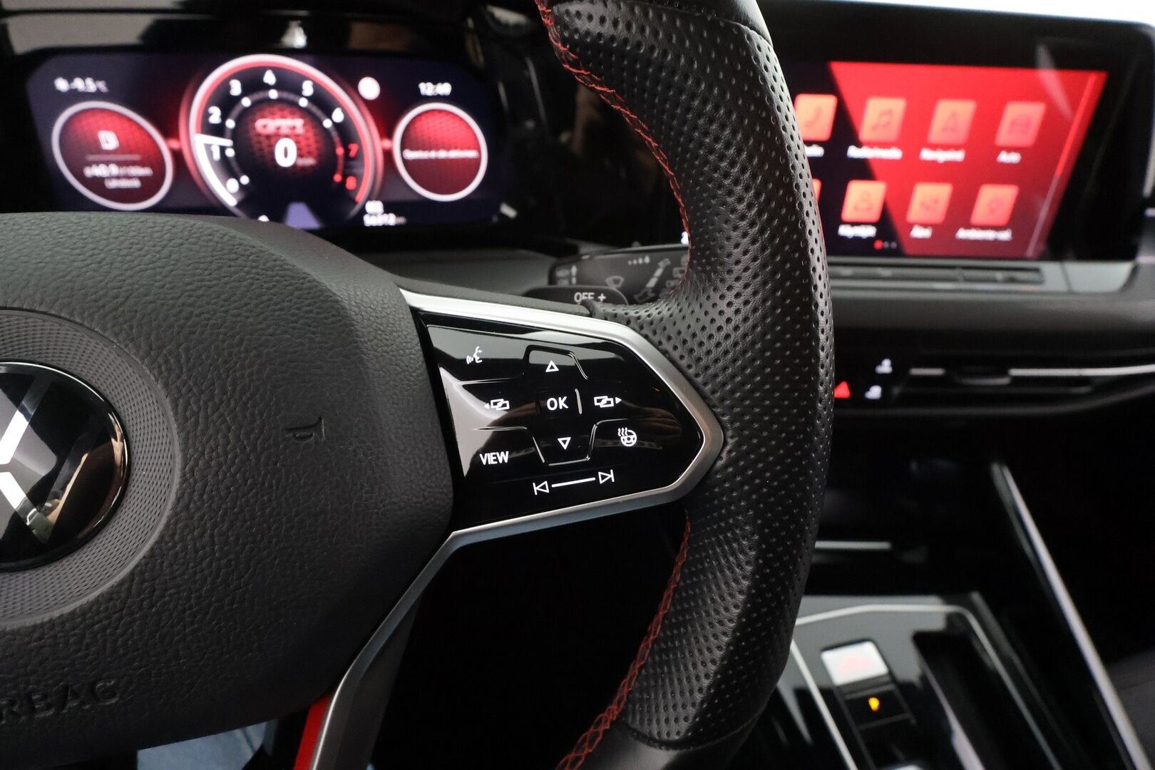 VOLKSWAGEN GOLF 2023 GTi 180 kW DSG * ACC / IQ LED / P.kamera / Sporttipenkit / Apple & Android * - 2x Vanteet / Merkkihuollot / 