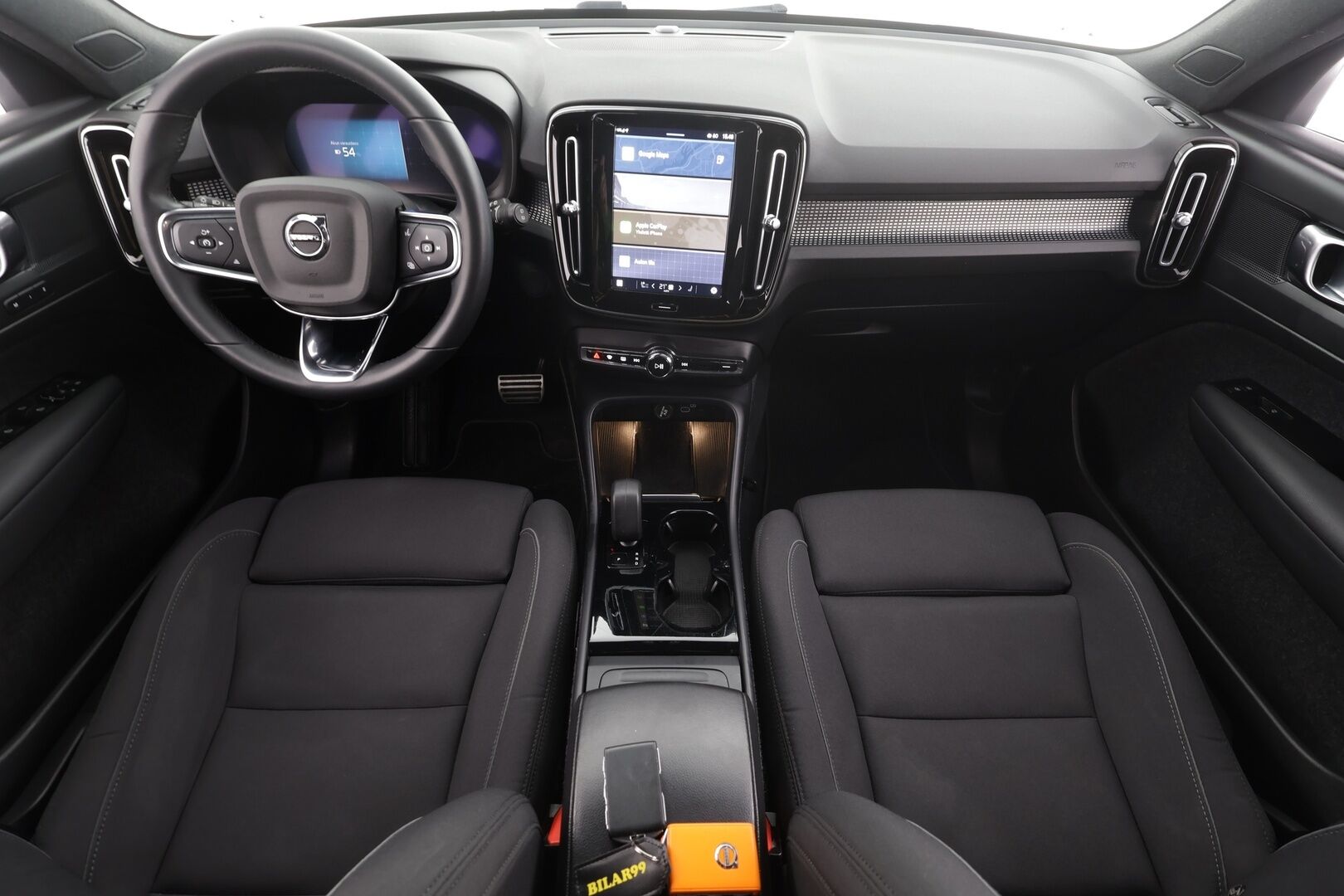 Volvo XC40 2022 P6 Recharge Plus * ACC / P.kamera / ILP / Full LED / Muistipenkki / Sähköluukku / KeylessGo / BLIS * - Akku kuntotarkastettu / Kahdet renkaat aluvanteilla / Merkkihuollettu - HULLUT AVAJAISHULINAT KORKOTARJOUS 3,29 %