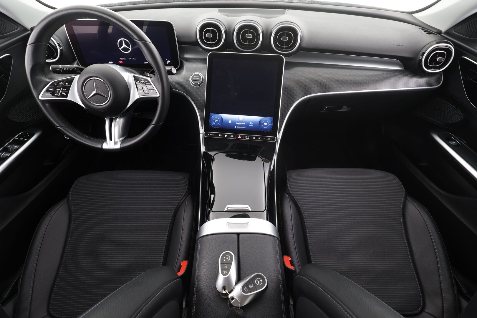MERCEDES-BENZ C 2023 300 de 4Matic * Distronic Pro / P.kamera / Koukku / LED / Navi / Puolinahat / Sähköluukku * - Kahdet renkaat aluvanteilla