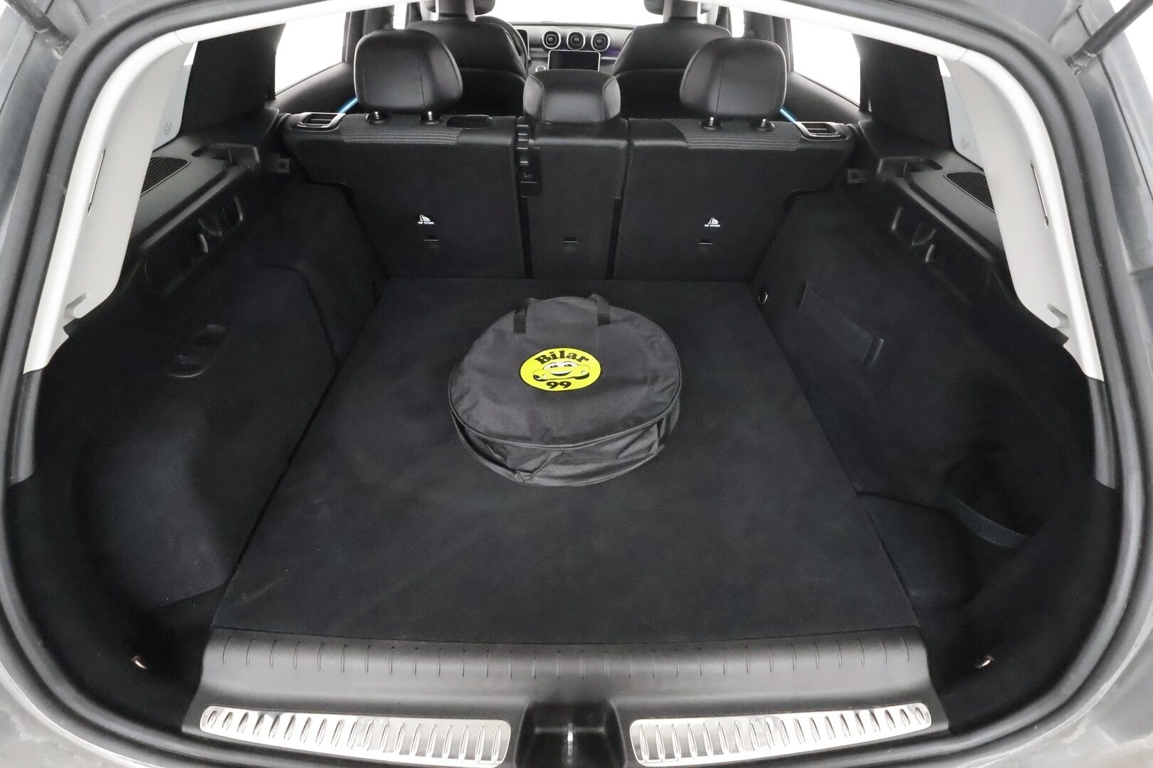 MERCEDES-BENZ C 2023 300 de 4Matic * Distronic Pro / P.kamera / Koukku / LED / Navi / Puolinahat / Sähköluukku * - Kahdet renkaat aluvanteilla - HULLUT AVAJAISHULINAT KORKOTARJOUS 3,29 %