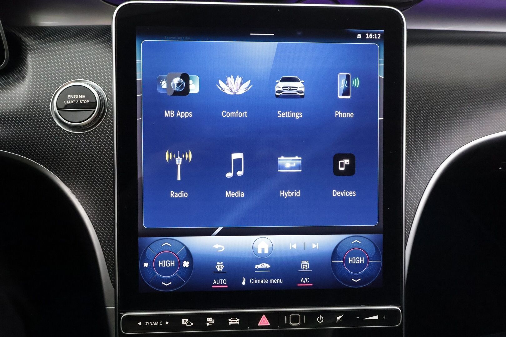 MERCEDES-BENZ C 2023 300 de 4Matic * Distronic Pro / P.kamera / Koukku / LED / Navi / Puolinahat / Sähköluukku * - Kahdet renkaat aluvanteilla