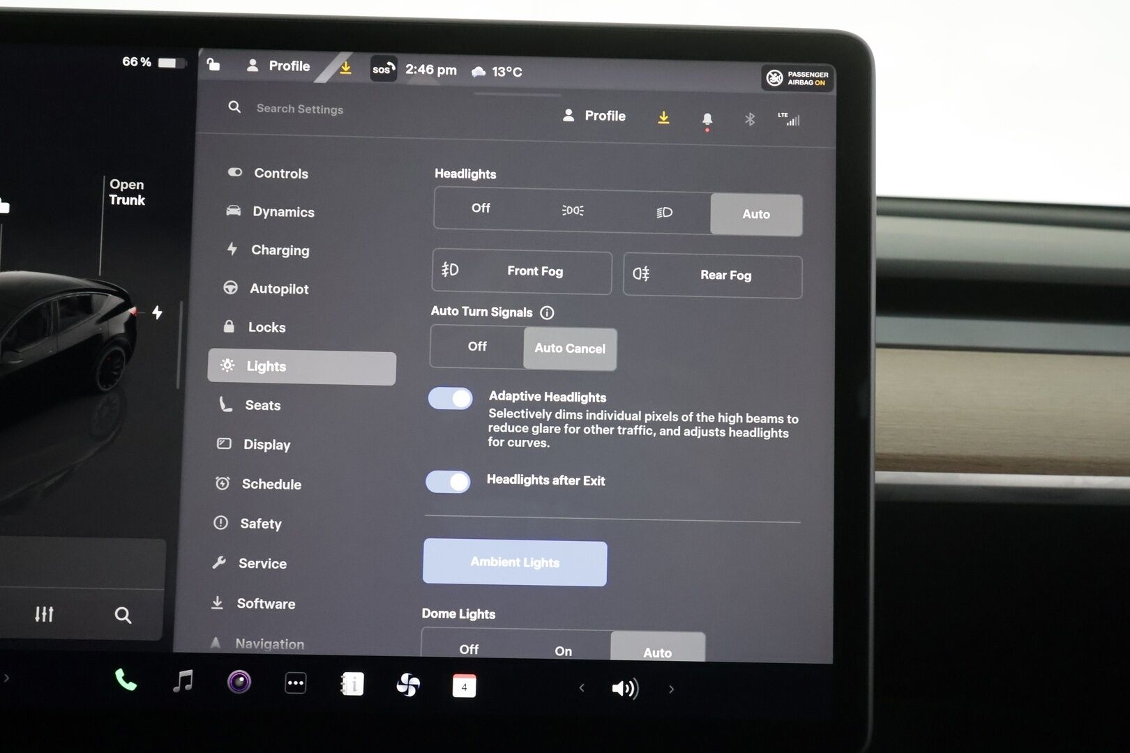 TESLA MODEL Y 2023 Performance * Koukku / ILP / ACC / Lasikatto / Premium Audio / P.Kamera / Matrix-LED / Muistipenkki / Kaistavahti * - 2x Latauskaapelit / Kahdet renkaat aluvanteilla