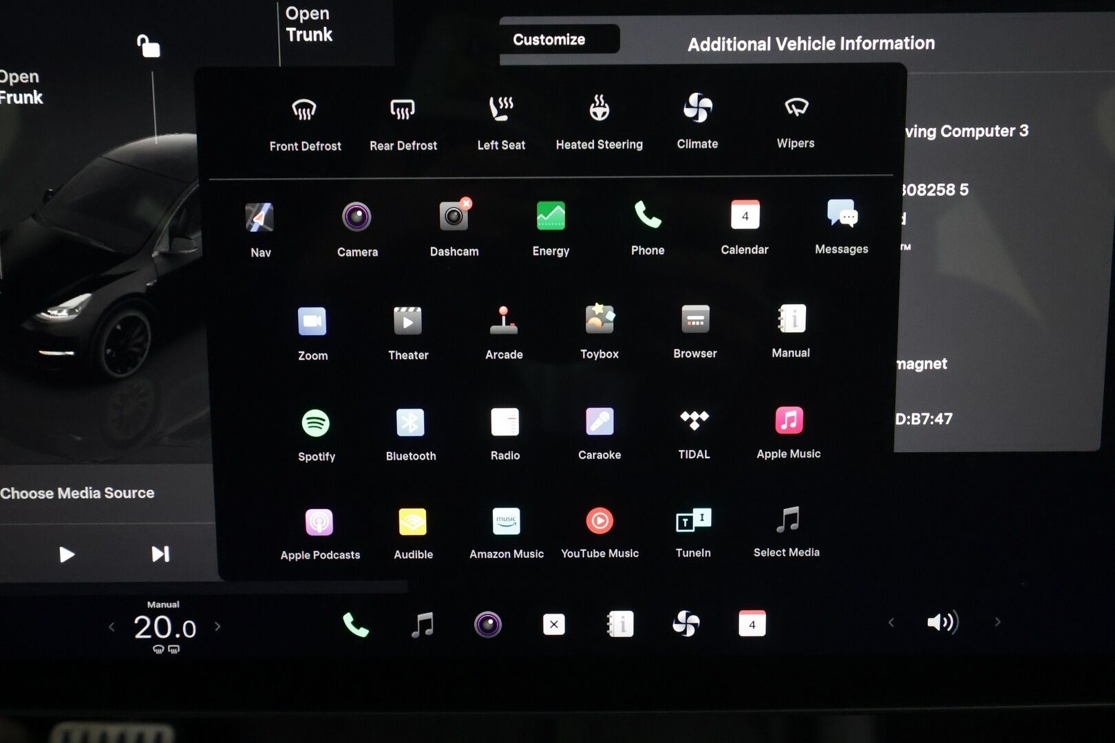 TESLA MODEL Y 2023 Performance * Koukku / ILP / ACC / Lasikatto / Premium Audio / P.Kamera / Matrix-LED / Muistipenkki / Kaistavahti * - 2x Latauskaapelit / Kahdet renkaat aluvanteilla