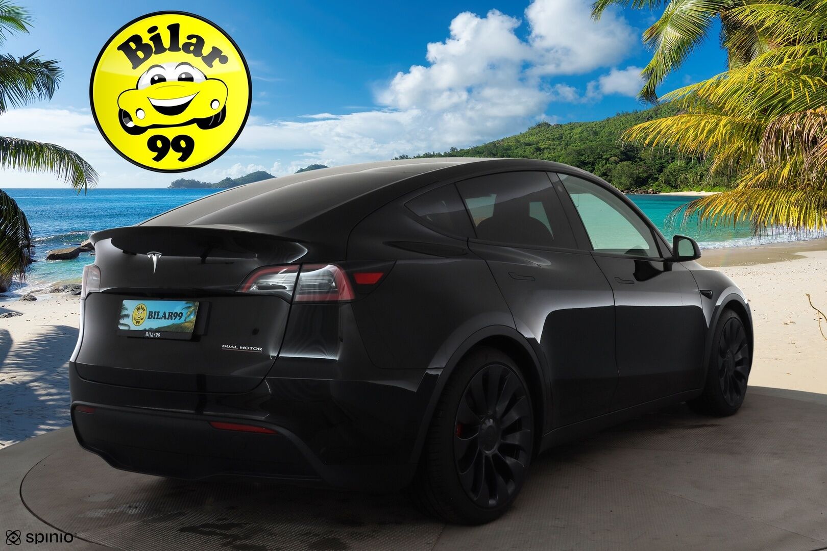 TESLA MODEL Y 2023 Performance * Koukku / ILP / ACC / Lasikatto / Premium Audio / P.Kamera / Matrix-LED / Muistipenkki / Kaistavahti * - 2x Latauskaapelit / Kahdet renkaat aluvanteilla