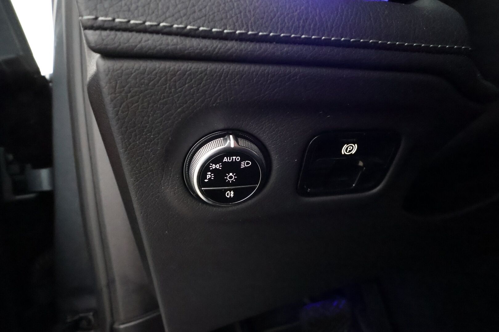 MERCEDES-BENZ EQE SUV 2024 350 4MATIC SUV * Adapt.Vakkari / Burmester / Muistipenkit / Digital Led-ajovalot / Peruutuskamera 360 / Panoraama *