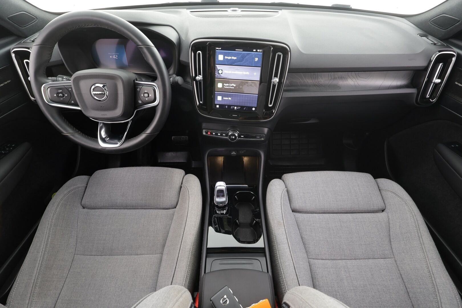 Volvo C40 2023 Recharge Twin Ultimate * ACC / 360° / H&K / Koukku / ILP / Pixel LED / Lasikatto / Muistipenkki / KeylessGo / BLIS * - Merkkihuollettu / Hyvät varusteet