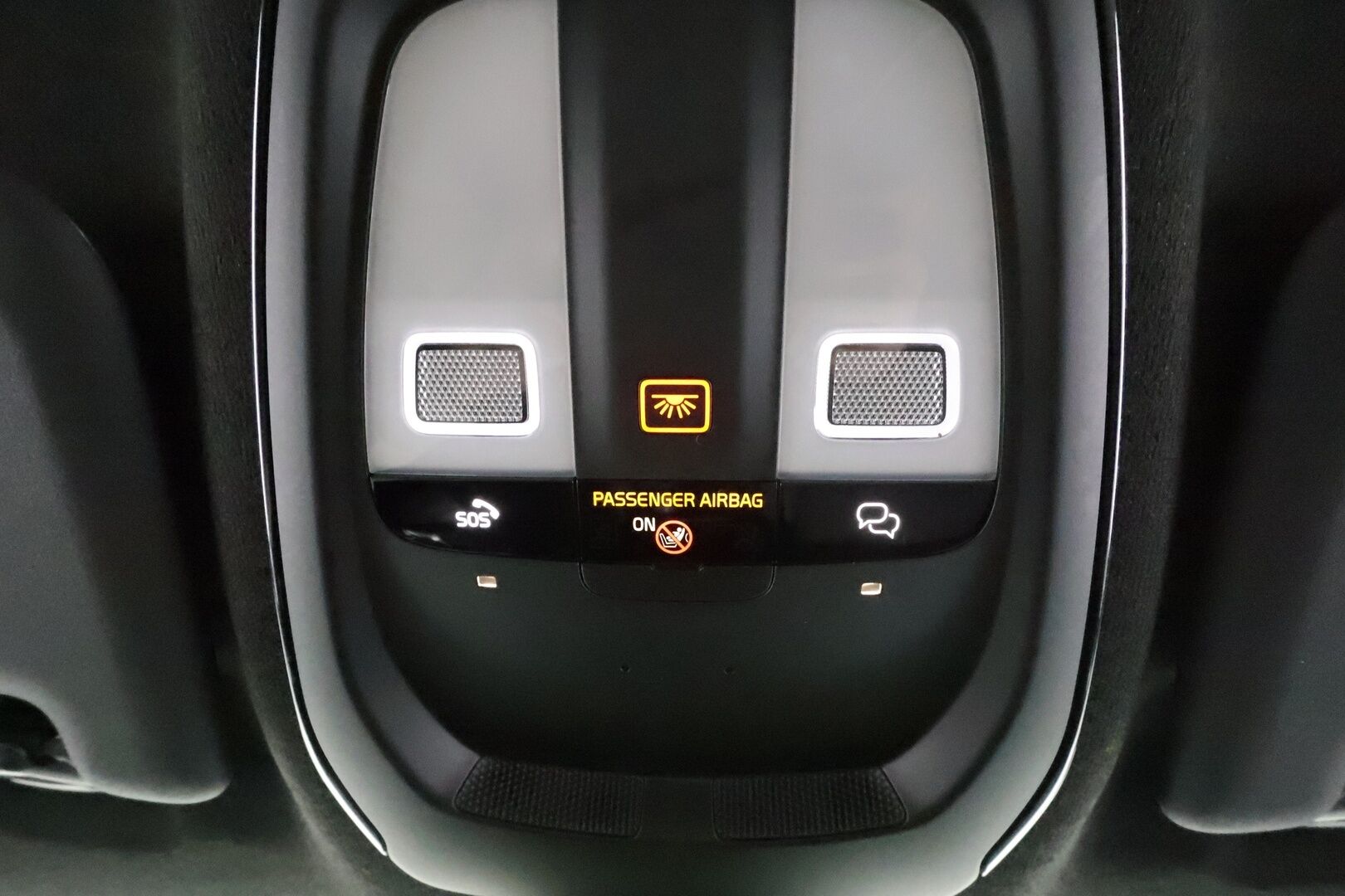 Volvo C40 2023 Recharge Twin Ultimate * ACC / 360° / H&K / Koukku / ILP / Pixel LED / Lasikatto / Muistipenkki / KeylessGo / BLIS * - Merkkihuollettu / Hyvät varusteet