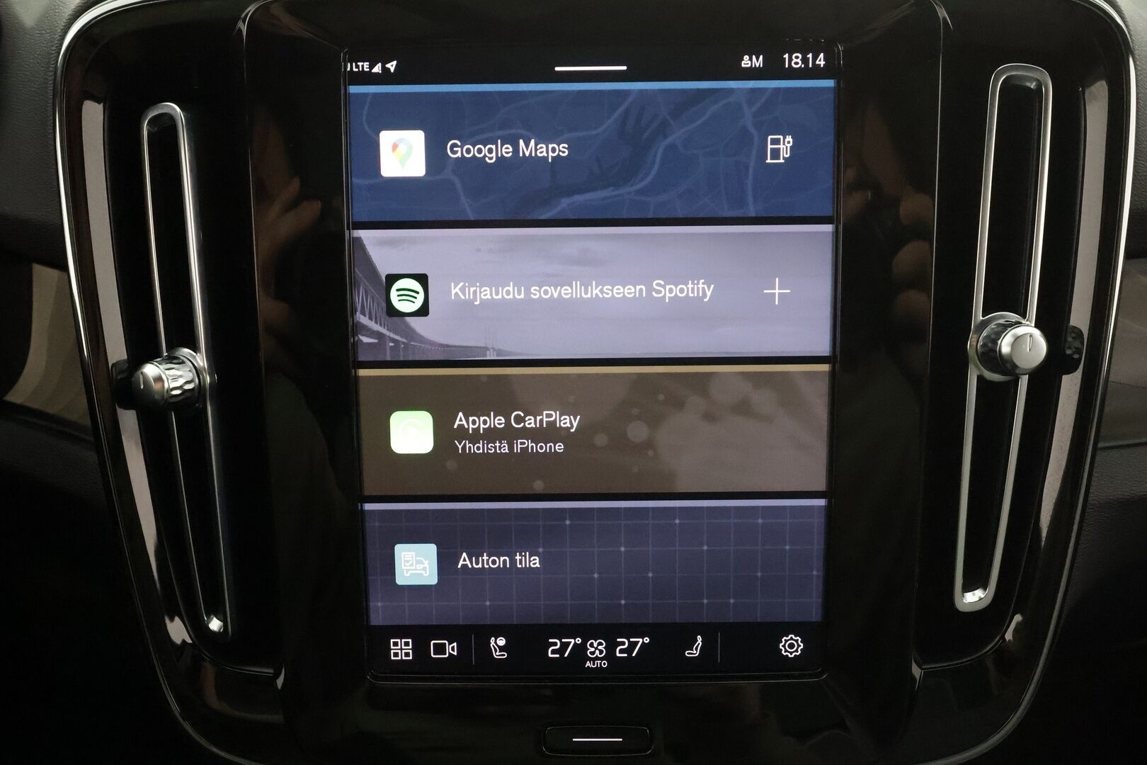 Volvo C40 2023 Recharge Twin Ultimate * ACC / 360° / H&K / Koukku / ILP / Pixel LED / Lasikatto / Muistipenkki / KeylessGo / BLIS * - Merkkihuollettu / Hyvät varusteet