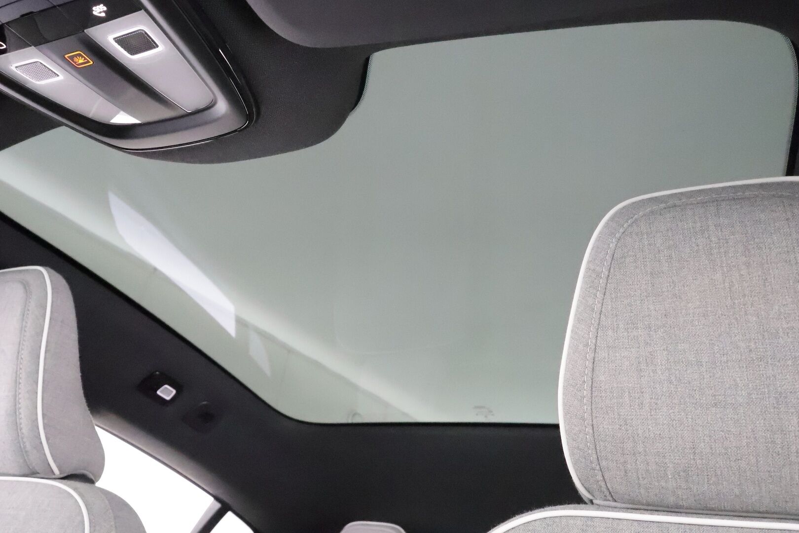 Volvo C40 2023 Recharge Twin Ultimate * ACC / 360° / H&K / Koukku / ILP / Pixel LED / Lasikatto / Muistipenkki / KeylessGo / BLIS * - Merkkihuollettu / Hyvät varusteet