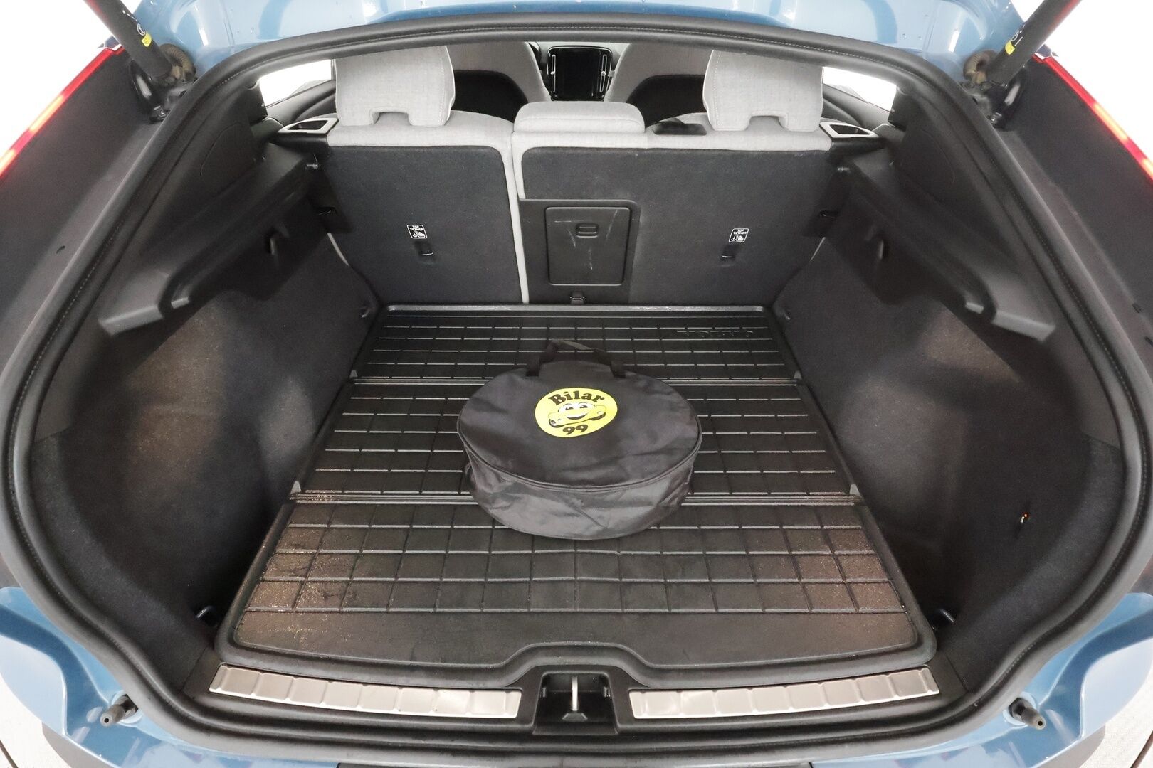 Volvo C40 2023 Recharge Twin Ultimate * ACC / 360° / H&K / Koukku / ILP / Pixel LED / Lasikatto / Muistipenkki / KeylessGo / BLIS * - Merkkihuollettu / Hyvät varusteet