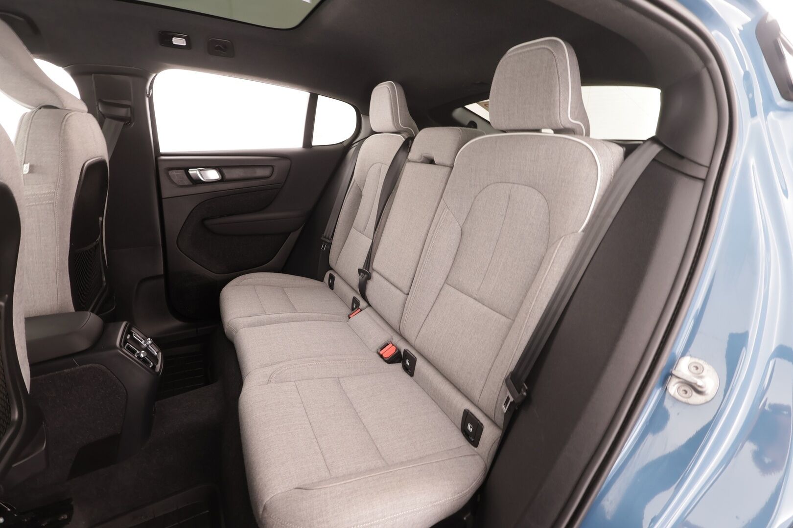 Volvo C40 2023 Recharge Twin Ultimate * ACC / 360° / H&K / Koukku / ILP / Pixel LED / Lasikatto / Muistipenkki / KeylessGo / BLIS * - Merkkihuollettu / Hyvät varusteet