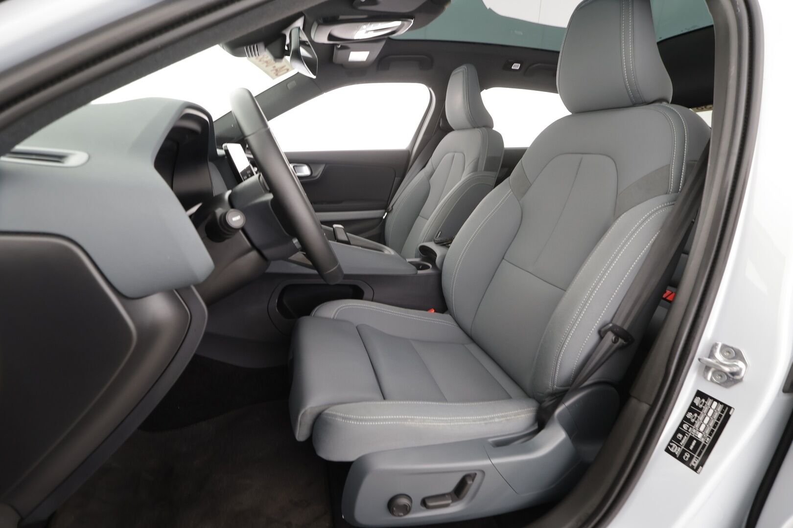 POLESTAR 2 2022 Dual Motor 78 kWh * ACC / ILP / Pixel-LED / Lasikatto / H&K / 360-Kamera / Sporttipenkit / Apple&Android * - Merkkihuollettu / Koti & kauppalaturi