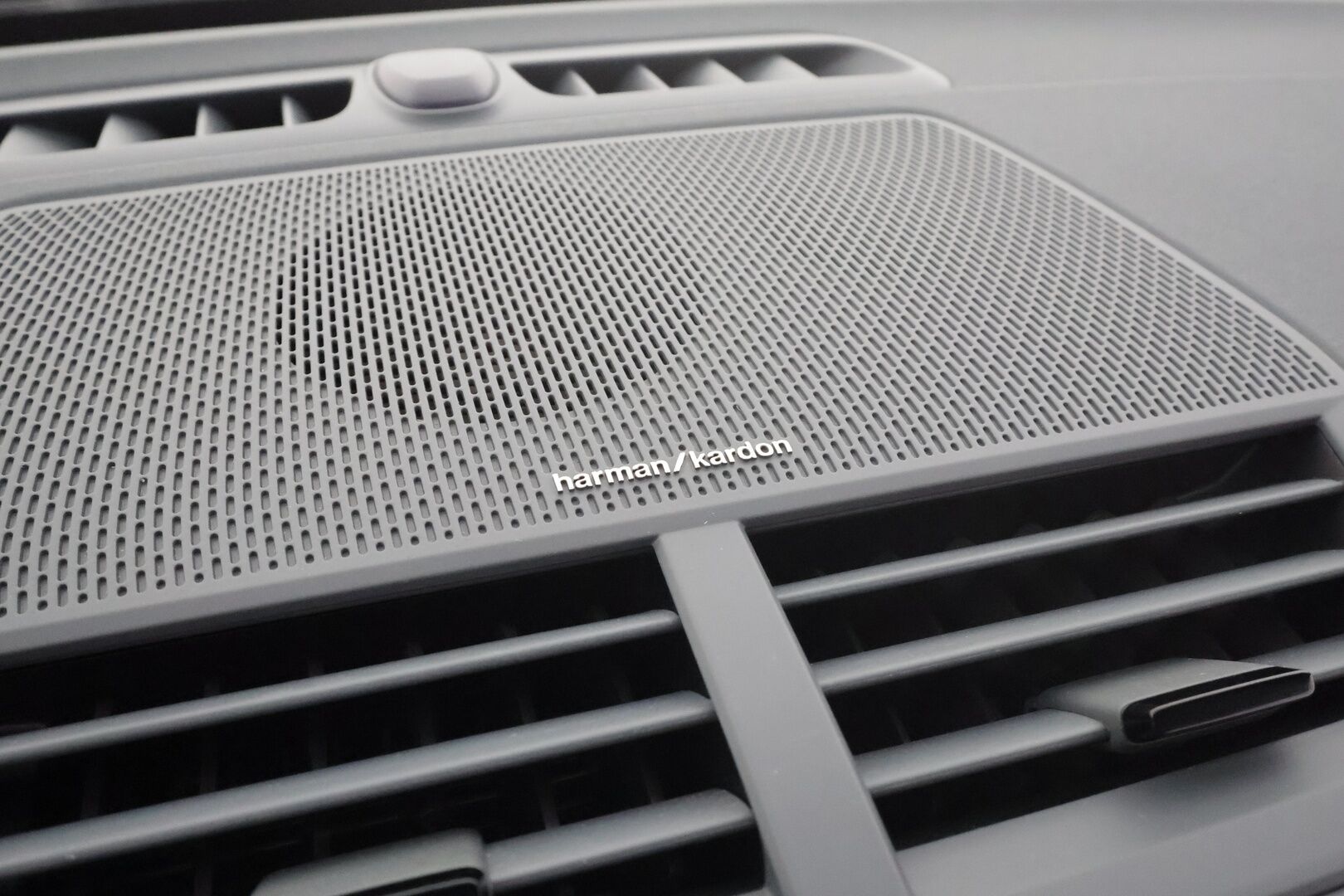 POLESTAR 2 2022 Dual Motor 78 kWh * ACC / ILP / Pixel-LED / Lasikatto / H&K / 360-Kamera / Sporttipenkit / Apple&Android * - Merkkihuollettu / Koti & kauppalaturi