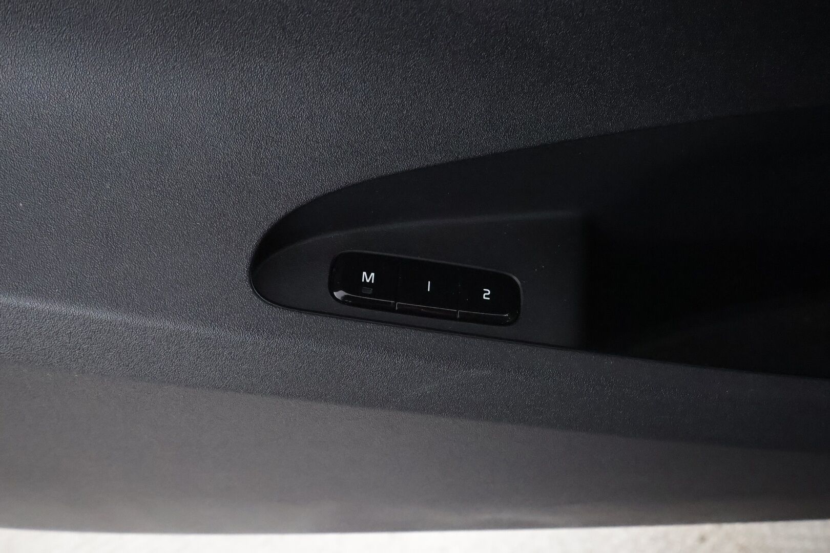 POLESTAR 2 2022 Dual Motor 78 kWh * ACC / ILP / Pixel-LED / Lasikatto / H&K / 360-Kamera / Sporttipenkit / Apple&Android * - Merkkihuollettu / Koti & kauppalaturi