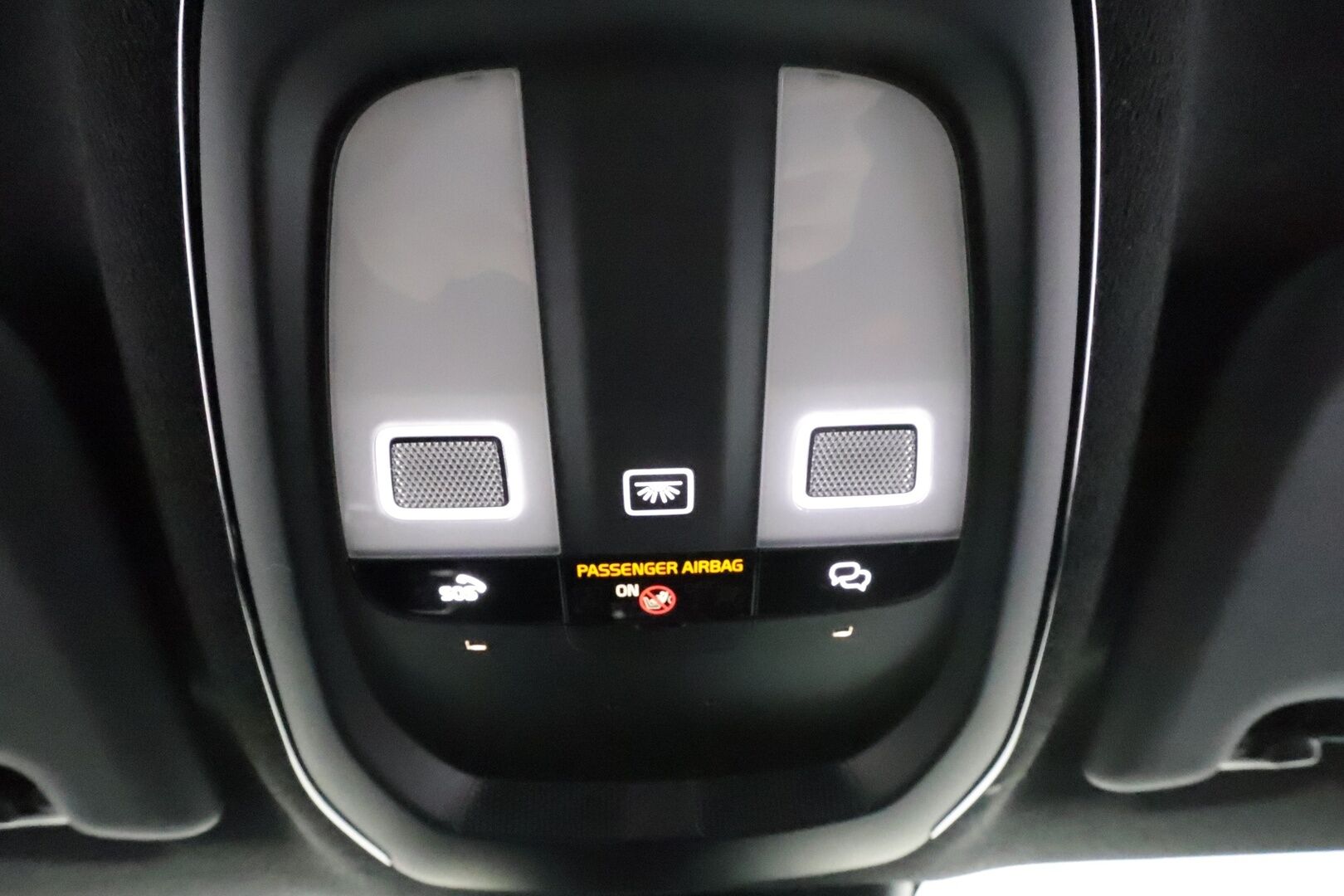 Volvo C40 2023 Recharge Single Motor Plus * ACC / Pilot assist / ILP / LED / Muistipenkki / P.kamera / Koukku / Sporttipenkit * - Akku kuntotarkastettu / Kahdet renkaat / Koti & Kauppalaturi