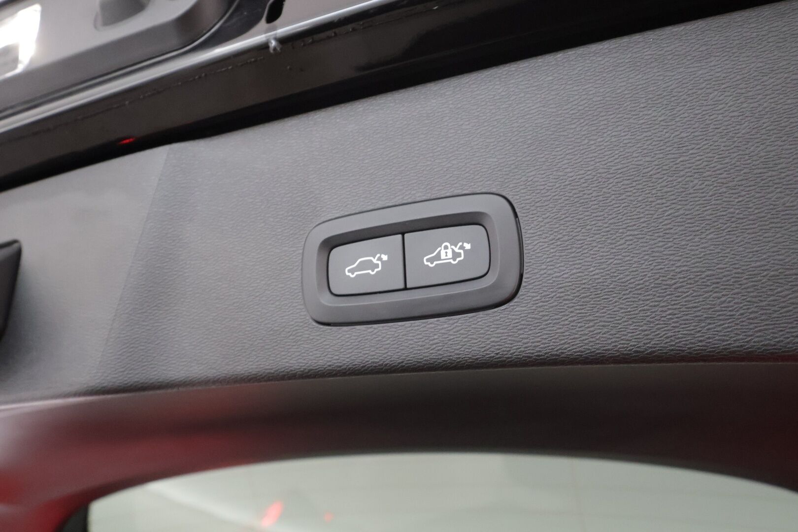 Volvo C40 2023 Recharge Single Motor Plus * ACC / Pilot assist / ILP / LED / Muistipenkki / P.kamera / Koukku / Sporttipenkit * - Akku kuntotarkastettu / Kahdet renkaat / Koti & Kauppalaturi