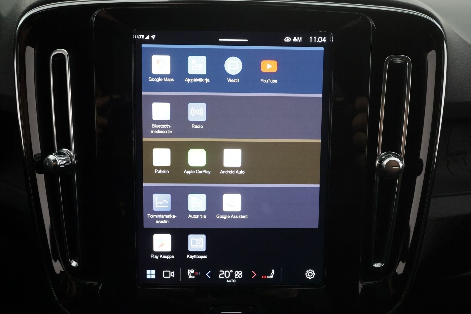 Volvo C40 2023 Recharge Single Motor Plus * ACC / Pilot assist / ILP / LED / Muistipenkki / P.kamera / Koukku / Sporttipenkit * - Akku kuntotarkastettu / Kahdet renkaat / Koti & Kauppalaturi