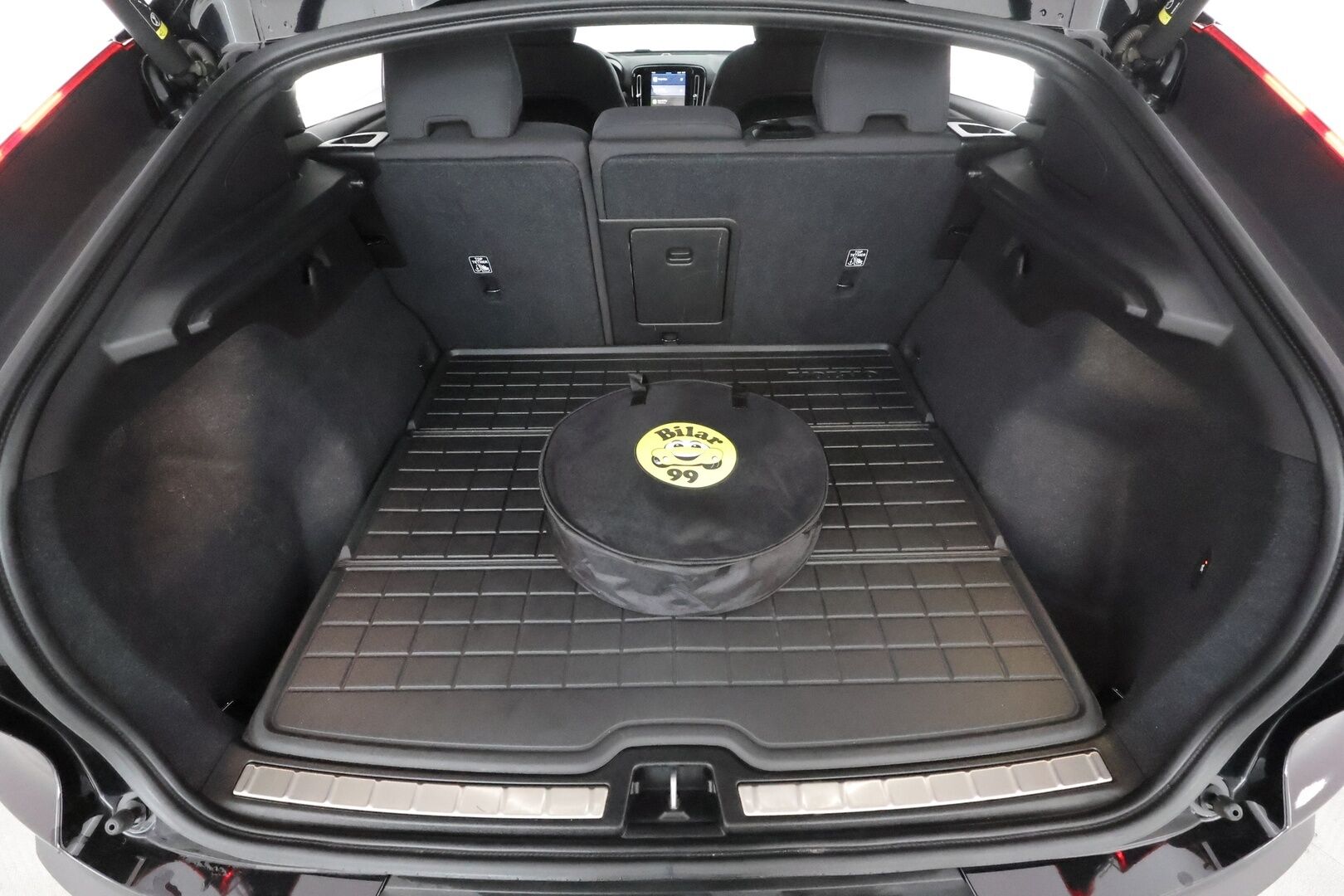 Volvo C40 2023 Recharge Single Motor Plus * ACC / Pilot assist / ILP / LED / Muistipenkki / P.kamera / Koukku / Sporttipenkit * - Akku kuntotarkastettu / Kahdet renkaat / Koti & Kauppalaturi