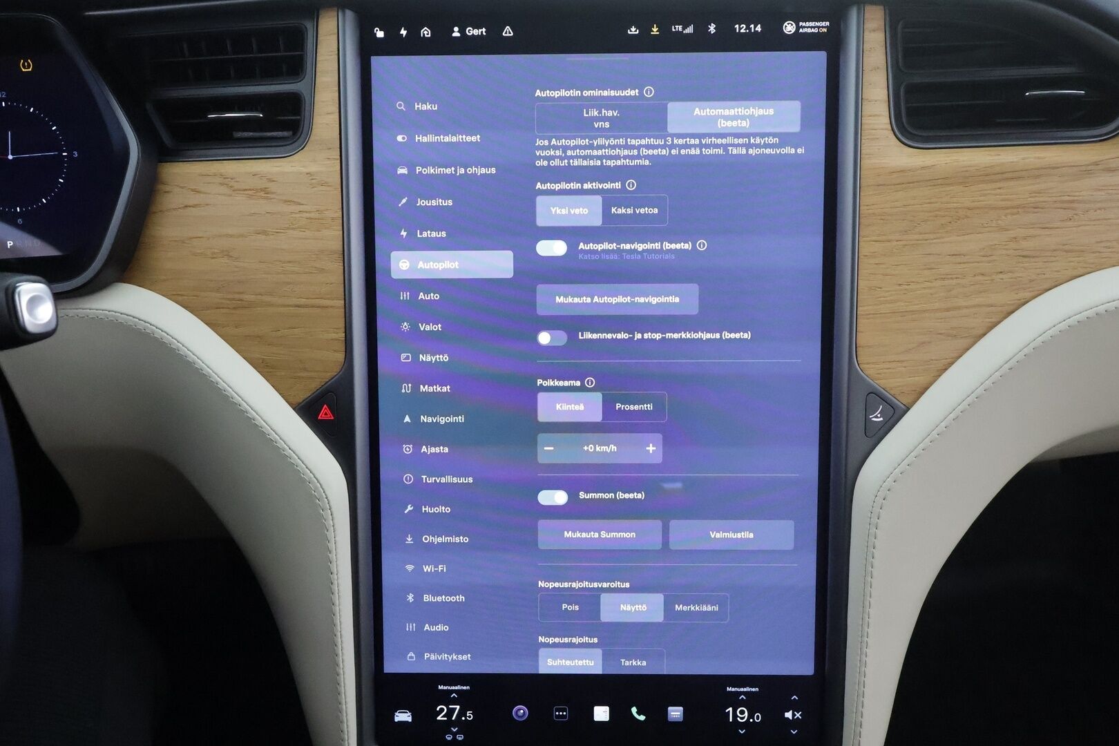 TESLA MODEL S 2019 Long Range Dual Motor AWD * FSD / Lasikatto / ACC / LED / P.Kamera / Muistipenkki / Premium Audio * - 2x Latauskaapelit / Kahdet renkaat - HULLUT AVAJAISHULINAT KORKOTARJOUS 3,29 %