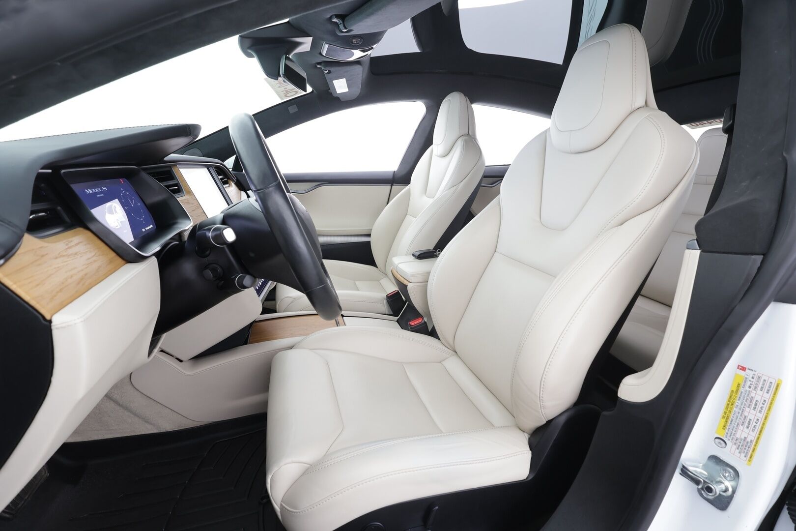 TESLA MODEL S 2019 Long Range Dual Motor AWD * FSD / Lasikatto / ACC / LED / P.Kamera / Muistipenkki / Premium Audio * - 2x Latauskaapelit / Kahdet renkaat