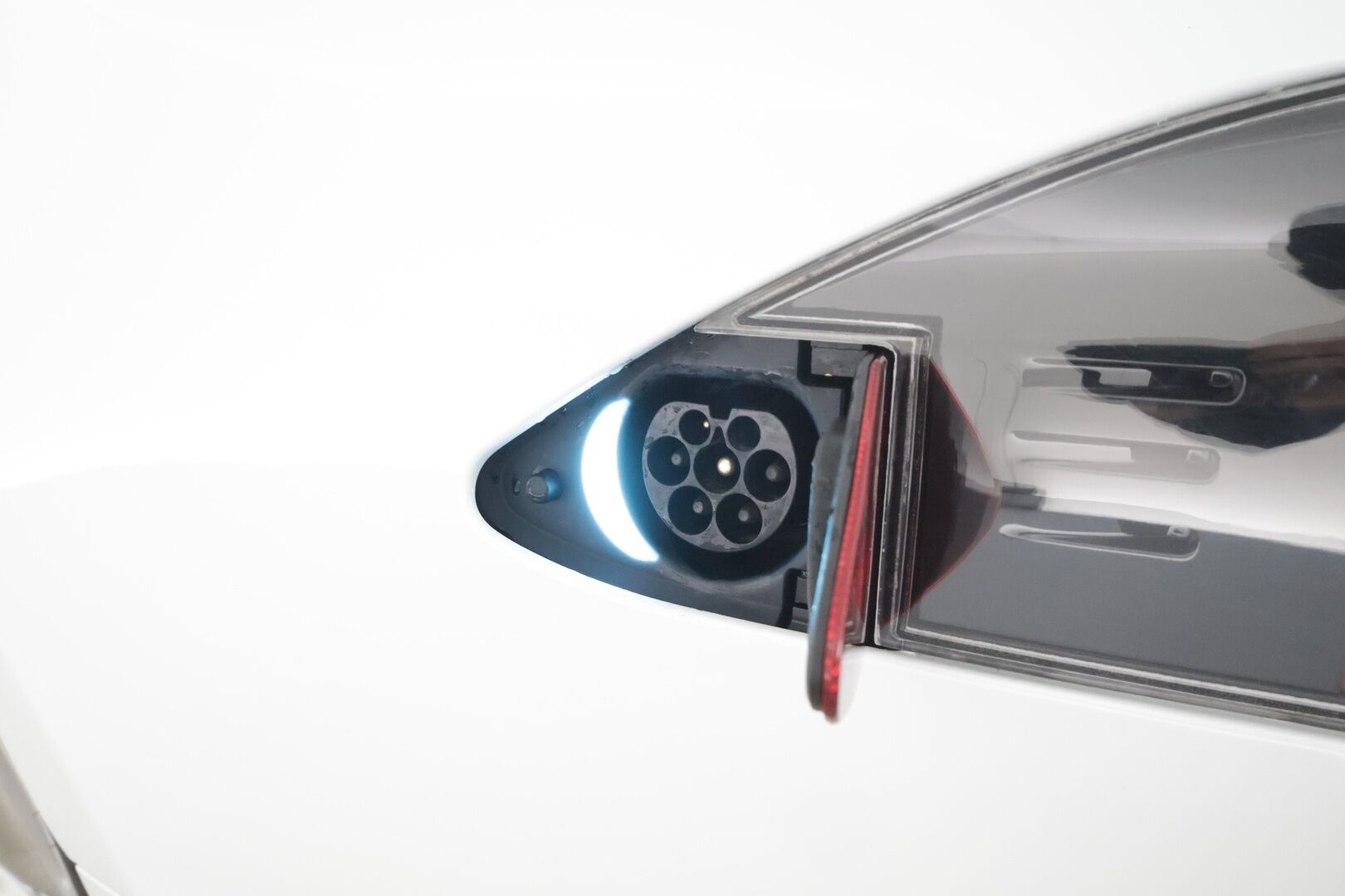 TESLA MODEL S 2019 Long Range Dual Motor AWD * FSD / Lasikatto / ACC / LED / P.Kamera / Muistipenkki / Premium Audio * - 2x Latauskaapelit / Kahdet renkaat - HULLUT AVAJAISHULINAT KORKOTARJOUS 3,29 %