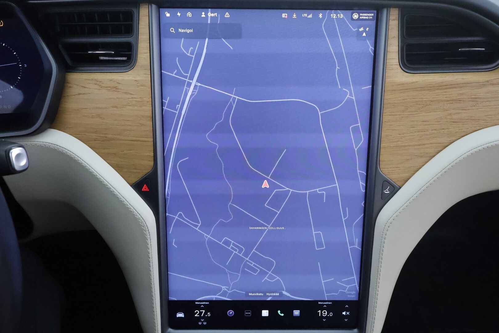 TESLA MODEL S 2019 Long Range Dual Motor AWD * FSD / Lasikatto / ACC / LED / P.Kamera / Muistipenkki / Premium Audio * - 2x Latauskaapelit / Kahdet renkaat
