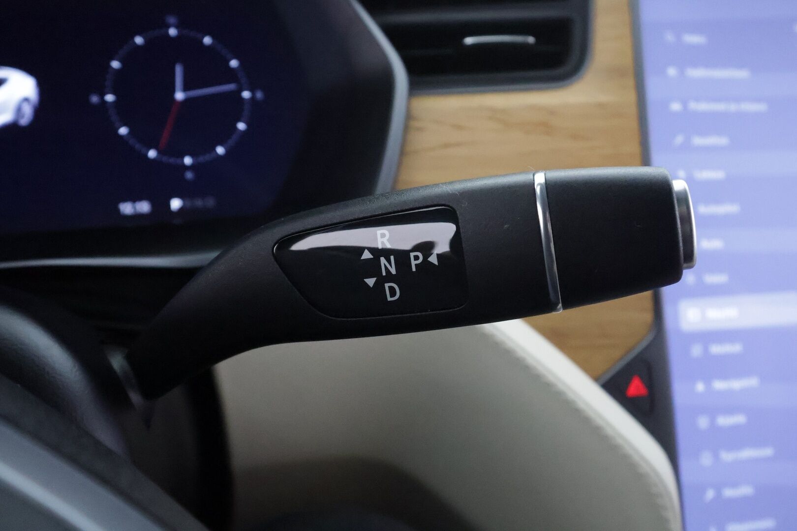 TESLA MODEL S 2019 Long Range Dual Motor AWD * FSD / Lasikatto / ACC / LED / P.Kamera / Muistipenkki / Premium Audio * - 2x Latauskaapelit / Kahdet renkaat