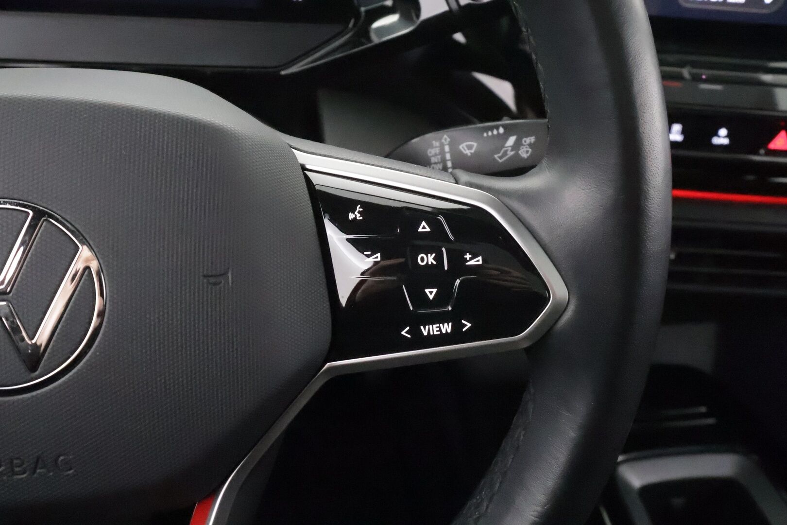VOLKSWAGEN ID.5 2022 GTX Dual Motor AWD Business Max - | Akku kuntotarkastettu SoH 93.7% | HUD |  2x alut | Adaptiivinen vakionopeudensäädin |  P.Kamera | Ambient | LED |