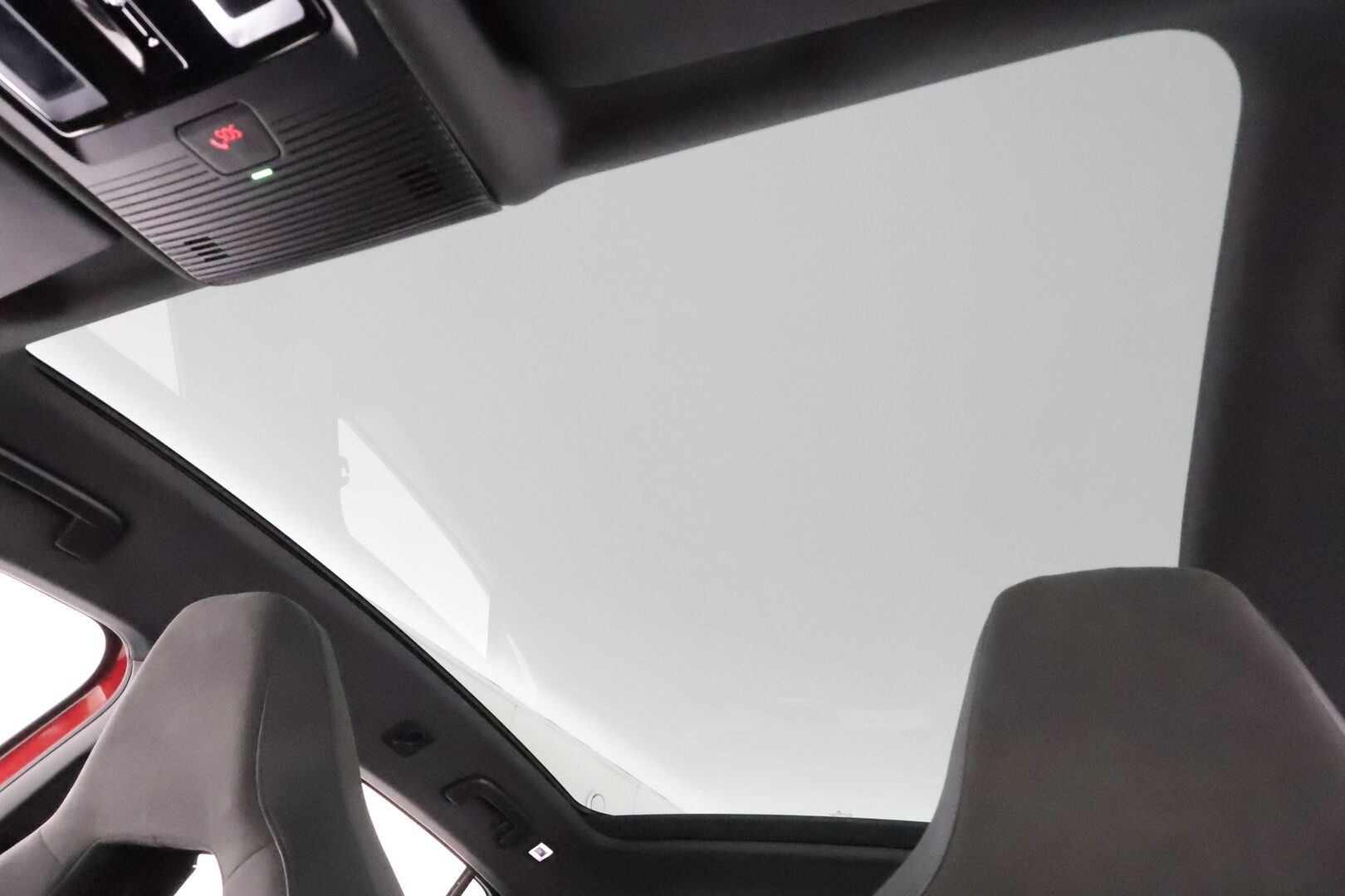 VOLKSWAGEN ID.5 2022 GTX Dual Motor AWD Business Max * Koukku / ILP / ACC / Matrix / Lasikatto / P.Kamera / Hierovat Sportpenkit Muistilla * - Akku kuntotarkastettu SoH 93.7% / HUD / 2x alut / Adaptiivinen vakionopeudensäädin / P.Kamera / Ambient / LED - HULLUT AVAJAISHULINAT KORKOTARJOUS 3,29 %