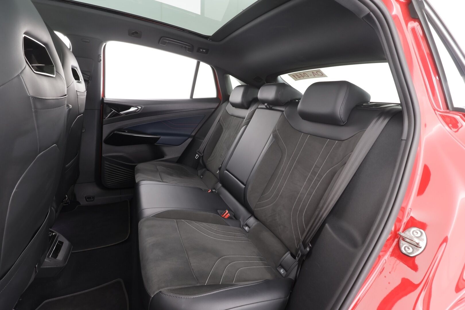 VOLKSWAGEN ID.5 2022 GTX Dual Motor AWD Business Max * Koukku / ILP / ACC / Matrix / Lasikatto / P.Kamera / Hierovat Sportpenkit Muistilla * - Akku kuntotarkastettu SoH 93.7% / HUD / Kahdet renkaat aluvanteilla