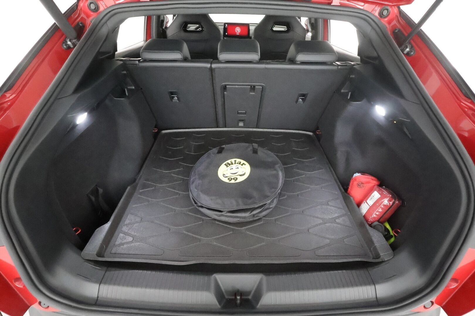 VOLKSWAGEN ID.5 2022 GTX Dual Motor AWD Business Max * Koukku / ILP / ACC / Matrix / Lasikatto / P.Kamera / Hierovat Sportpenkit Muistilla * - Akku kuntotarkastettu SoH 93.7% / HUD / Kahdet renkaat aluvanteilla