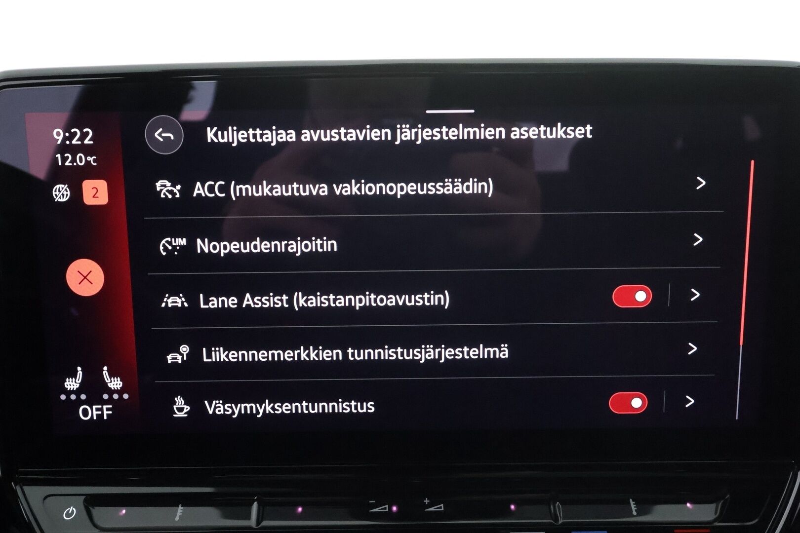 VOLKSWAGEN ID.5 2022 GTX Dual Motor AWD Business Max * Koukku / ILP / ACC / Matrix / Lasikatto / P.Kamera / Hierovat Sportpenkit Muistilla * - Akku kuntotarkastettu SoH 93.7% / HUD / 2x alut / Adaptiivinen vakionopeudensäädin / P.Kamera / Ambient / LED - HULLUT AVAJAISHULINAT KORKOTARJOUS 3,29 %