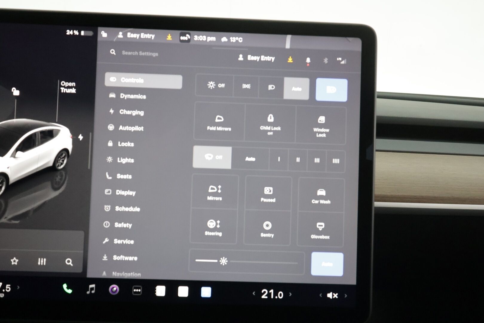 TESLA MODEL Y 2023 RWD * Koukku / ILP / ACC / Lasikatto / Premium Audio / P.Kamera / Matrix-LED / Muistipenkki / Kaistavahti *