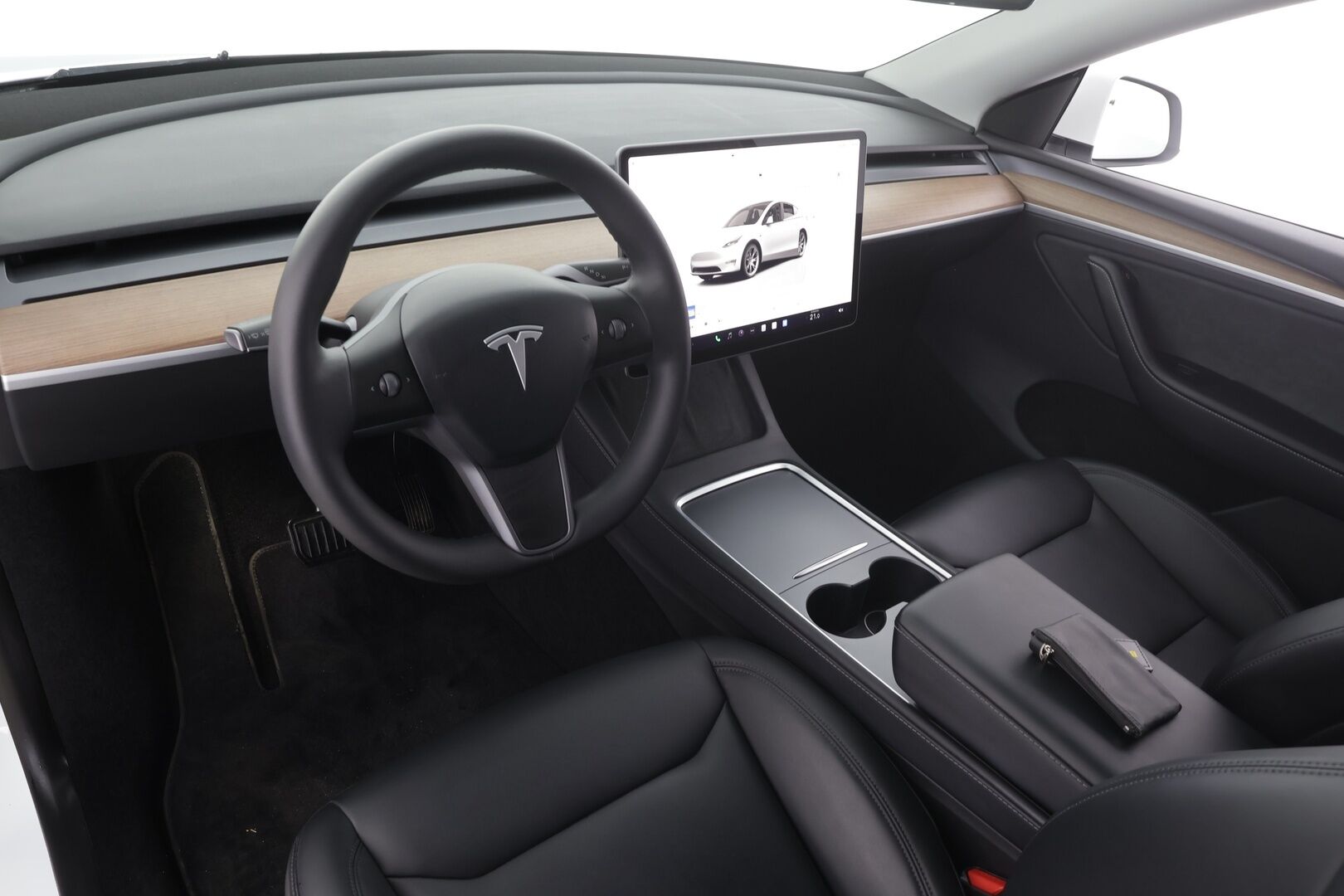 TESLA MODEL Y 2023 RWD * Koukku / ILP / ACC / Lasikatto / Premium Audio / P.Kamera / Matrix-LED / Muistipenkki / Kaistavahti *