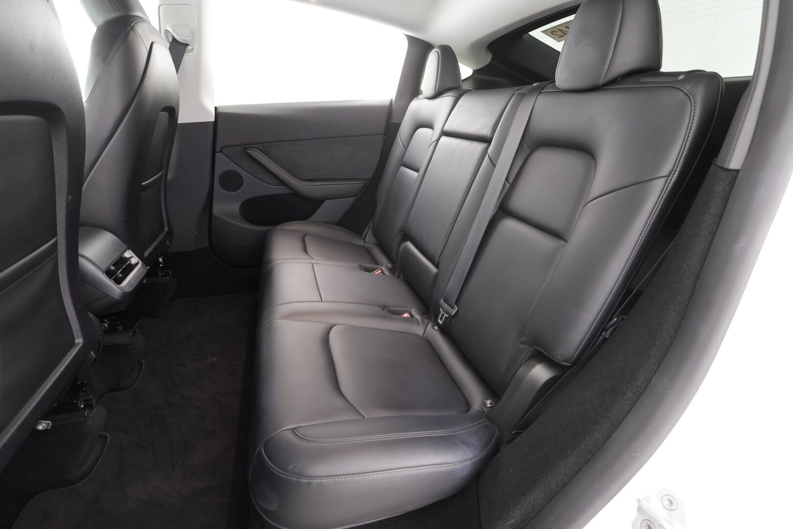 TESLA MODEL Y 2023 RWD * Vetokoukku / Lämpöpumppu / Lasikatto / Premium Audio / Peruutuskamera / Matrix LED / Muistipenkki / Kaistavahti - 2x Renkaat / Juuri tullut Tampereelle! - HULLUT AVAJAISHULINAT KORKOTARJOUS 3,29 %