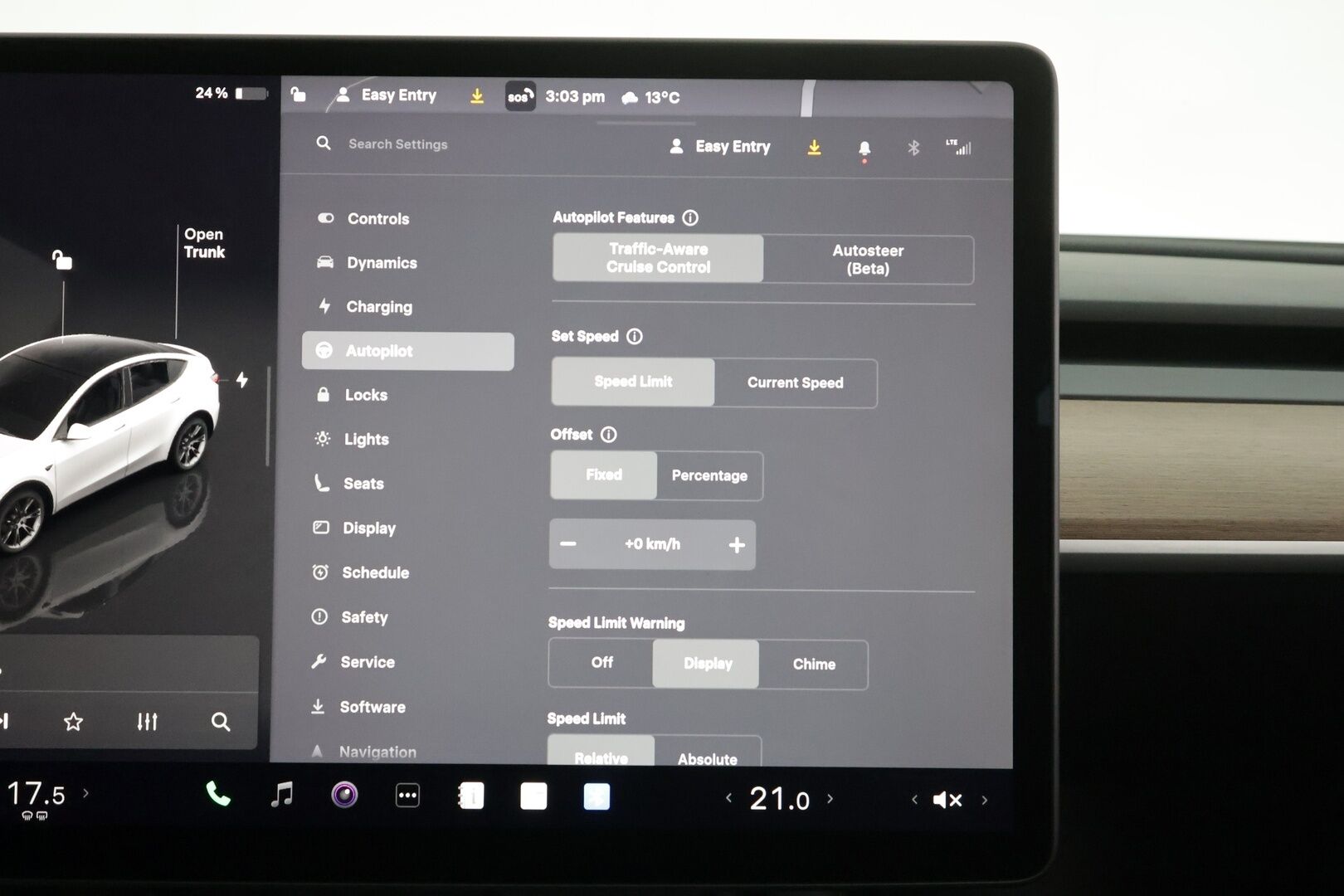 TESLA MODEL Y 2023 RWD * Vetokoukku / Lämpöpumppu / Lasikatto / Premium Audio / Peruutuskamera / Matrix LED / Muistipenkki / Kaistavahti - 2x Renkaat / Juuri tullut Tampereelle! - HULLUT AVAJAISHULINAT KORKOTARJOUS 3,29 %