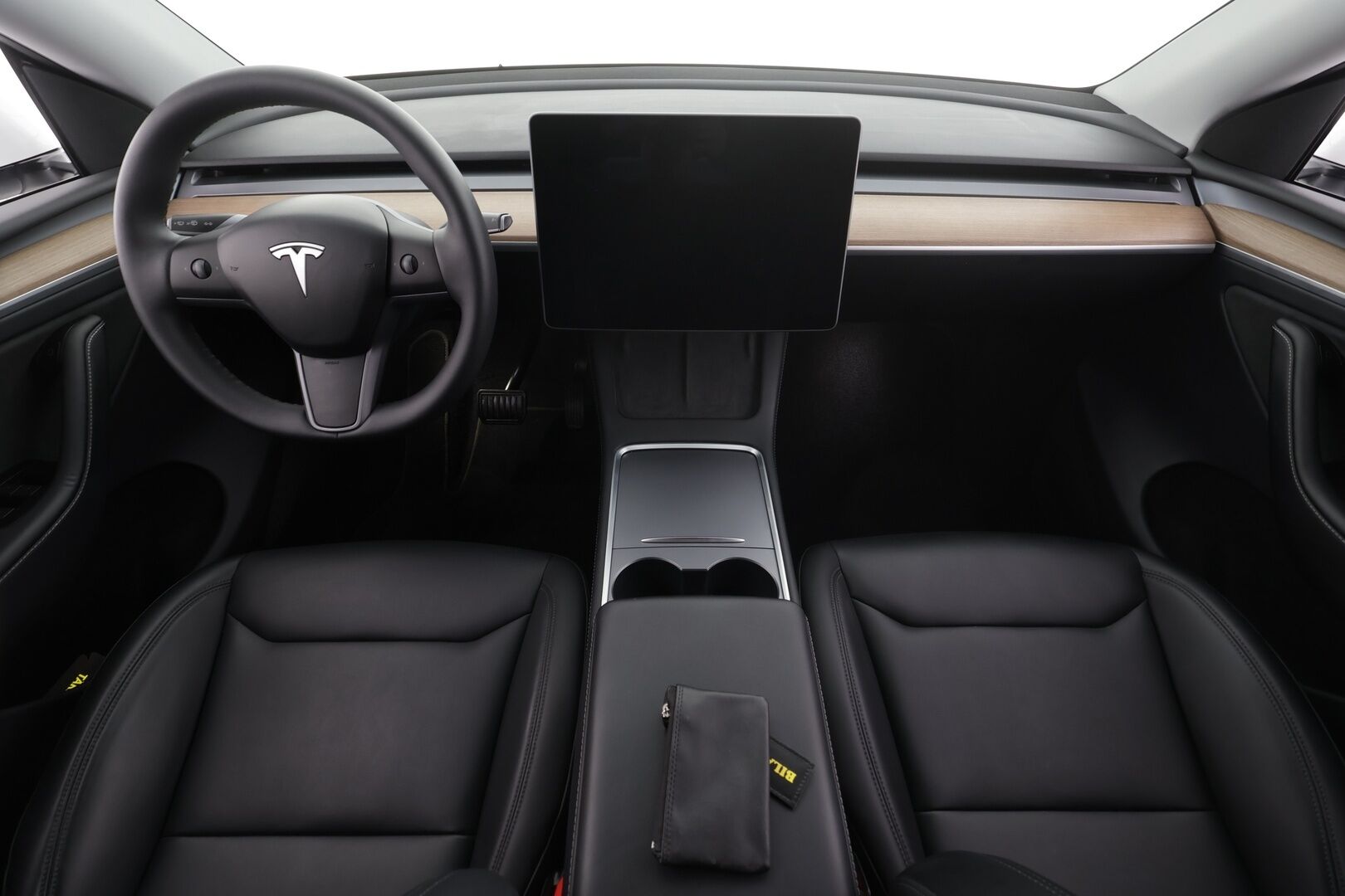 TESLA MODEL Y 2023 RWD * Vetokoukku / Lämpöpumppu / Lasikatto / Premium Audio / Peruutuskamera / Matrix LED / Muistipenkki / Kaistavahti - 2x Renkaat / Juuri tullut Tampereelle! - HULLUT AVAJAISHULINAT KORKOTARJOUS 3,29 %