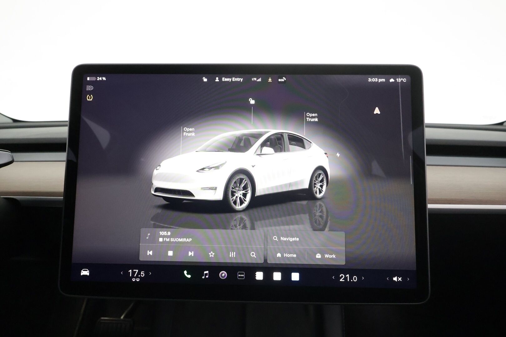 TESLA MODEL Y 2023 RWD * Vetokoukku / Lämpöpumppu / Lasikatto / Premium Audio / Peruutuskamera / Matrix LED / Muistipenkki / Kaistavahti - 2x Renkaat / Juuri tullut Tampereelle! - HULLUT AVAJAISHULINAT KORKOTARJOUS 3,29 %