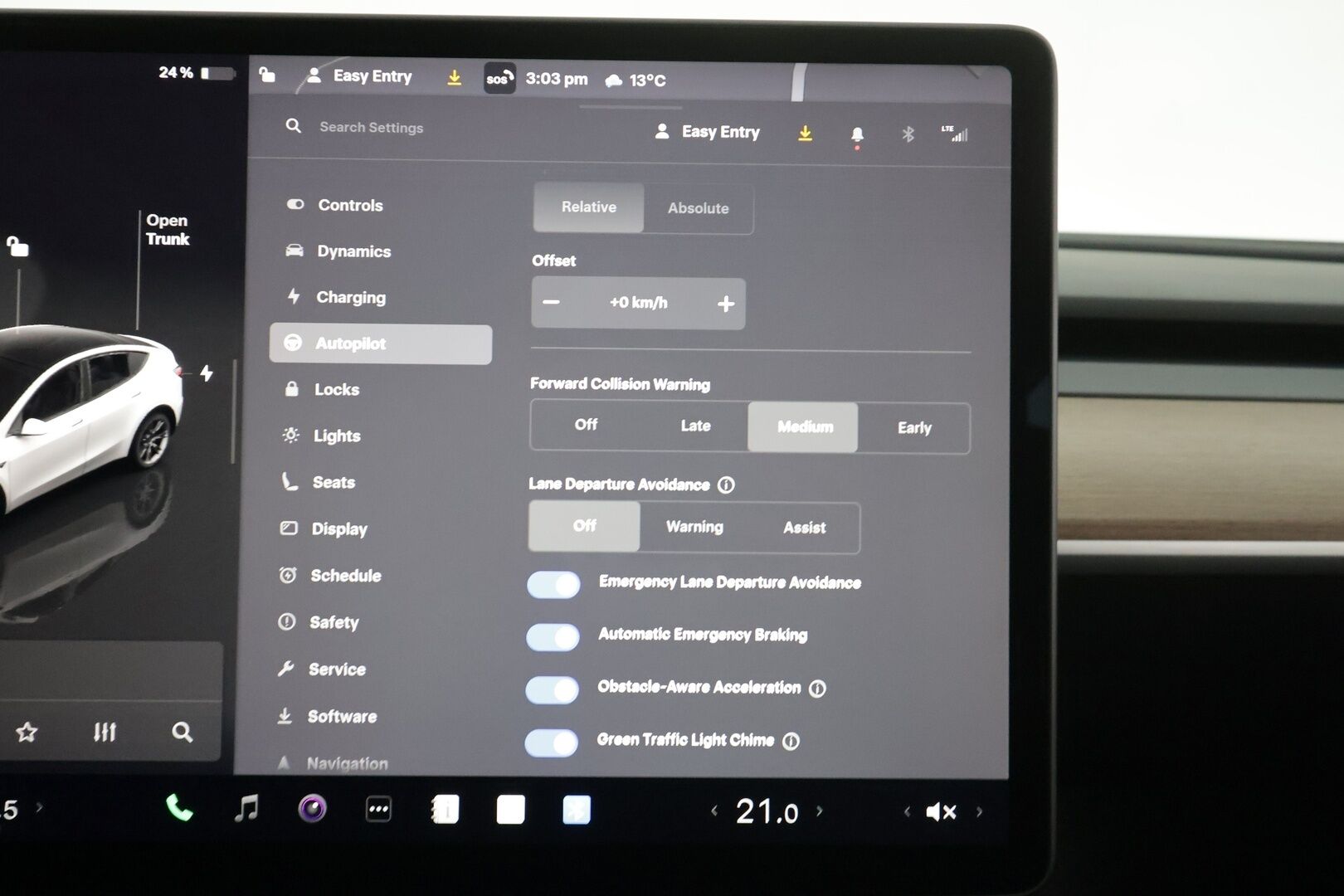 TESLA MODEL Y 2023 RWD * Vetokoukku / Lämpöpumppu / Lasikatto / Premium Audio / Peruutuskamera / Matrix LED / Muistipenkki / Kaistavahti - 2x Renkaat / Juuri tullut Tampereelle! - HULLUT AVAJAISHULINAT KORKOTARJOUS 3,29 %