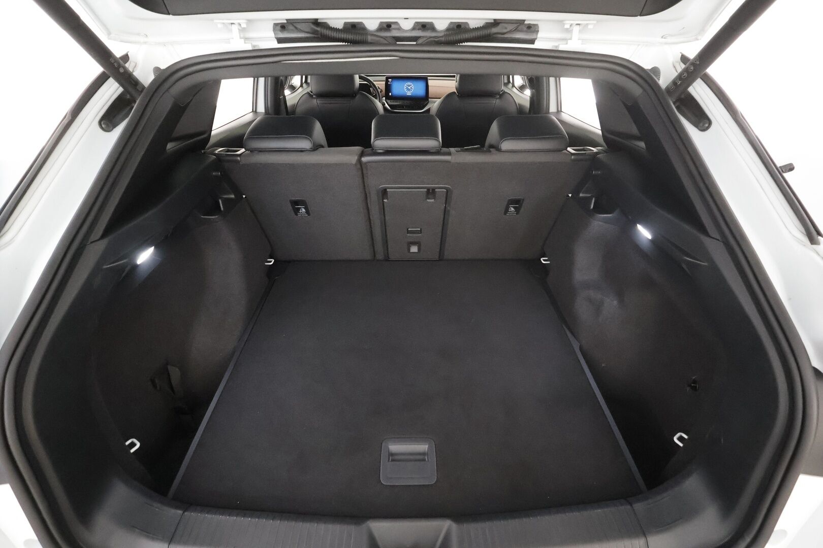 VOLKSWAGEN ID.4 2022 Pro Performance Tech 150 kW, akku 82 kWh * ACC / Matrix-LED / ILP / 360-Kamera / Panorama / Hierovat muistipenkit * - Merkkihuollettu / Kahdet renkaat