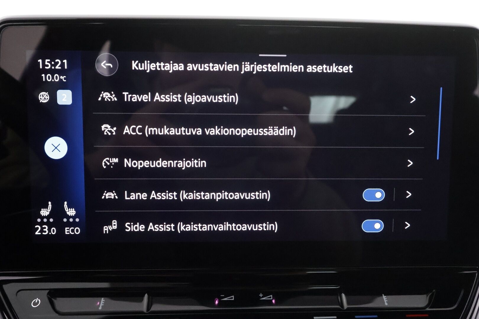 VOLKSWAGEN ID.4 2023 82kWh 150kW Pro Performance * ACC / ILP / LED / 360° / Hierovat sportit muistilla / Keyless / Apple & Android* - Merkkihuollettu / Kahdet Renkaat