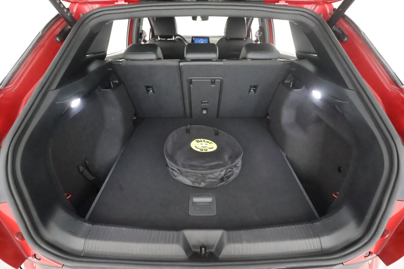 VOLKSWAGEN ID.4 2023 82kWh 150kW Pro Performance * ACC / ILP / LED / 360° / Hierovat sportit muistilla / Keyless / Apple & Android* - Merkkihuollettu / Kahdet Renkaat