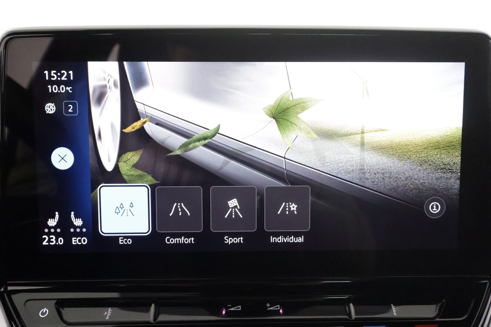 VOLKSWAGEN ID.4 2023 82kWh 150kW Pro Performance * ACC / ILP / LED / 360° / Hierovat sportit muistilla / Keyless / Apple & Android* - Merkkihuollettu / Kahdet Renkaat