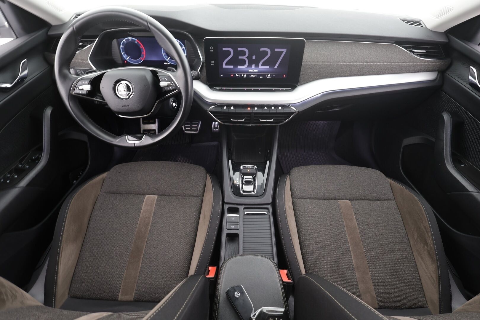 SKODA OCTAVIA 2022 Combi 2.0 TDI 150 4x4 Scout DSG * ACC / Skoda crystal light / Koukku / P.kamera / Smartlink / Keyless* - Webasto / Merkkihuollettu / Kahdet renkaat