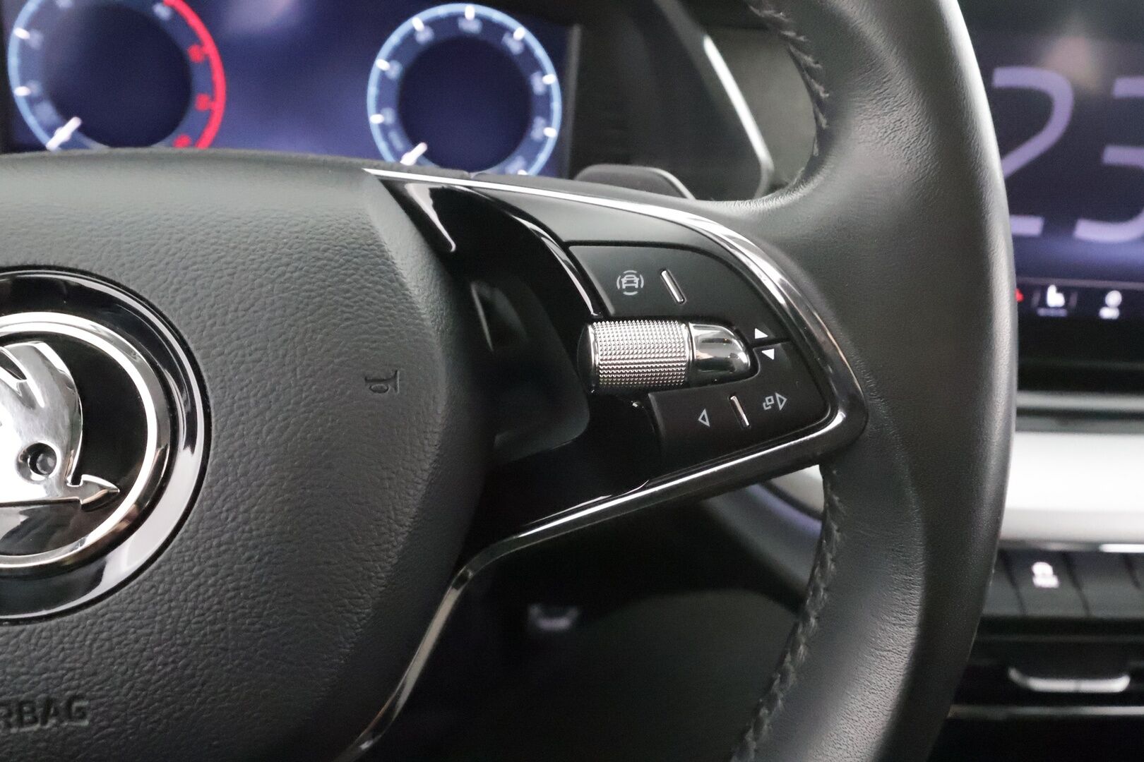 SKODA OCTAVIA 2022 Combi 2.0 TDI 150 4x4 Scout DSG * ACC / Webasto / Skoda crystal light / Koukku / P.kamera / Smartlink / Keyless* - Webasto / Merkkihuollettu / Kahdet renkaat - HULLUT AVAJAISHULINAT KORKOTARJOUS 3,29 %