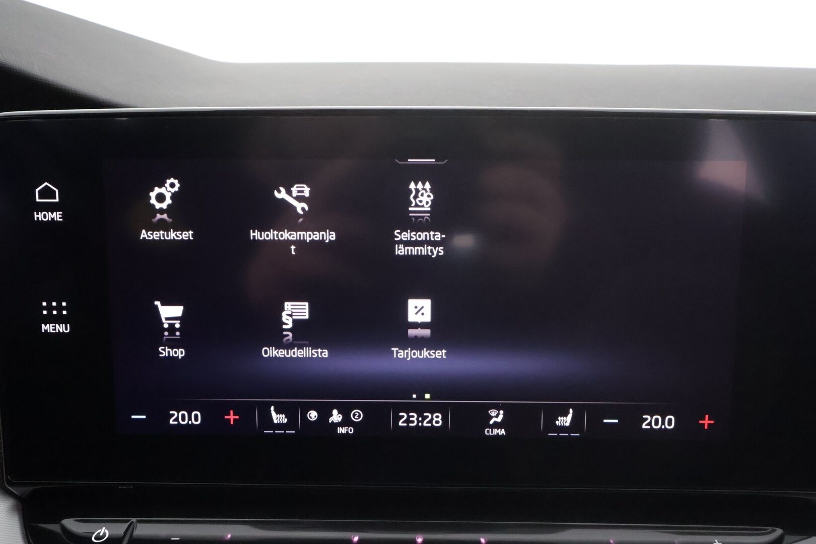 SKODA OCTAVIA 2022 Combi 2.0 TDI 150 4x4 Scout DSG * ACC / Webasto / Skoda crystal light / Koukku / P.kamera / Smartlink / Keyless* - Webasto / Merkkihuollettu / Kahdet renkaat