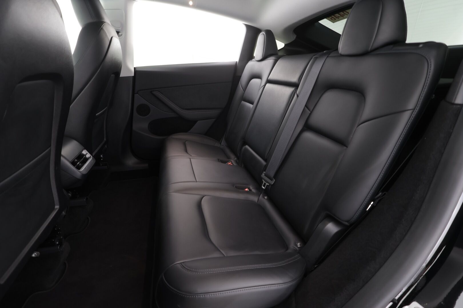 TESLA MODEL Y 2023 Long Range * ILP / ACC / Lasikatto / Matrix-LED / P.Kamera / Muistipenkki / Premium Audio / Navi / Keyless * - Akku kuntotarkastettu / 2x Latauskaapelit 