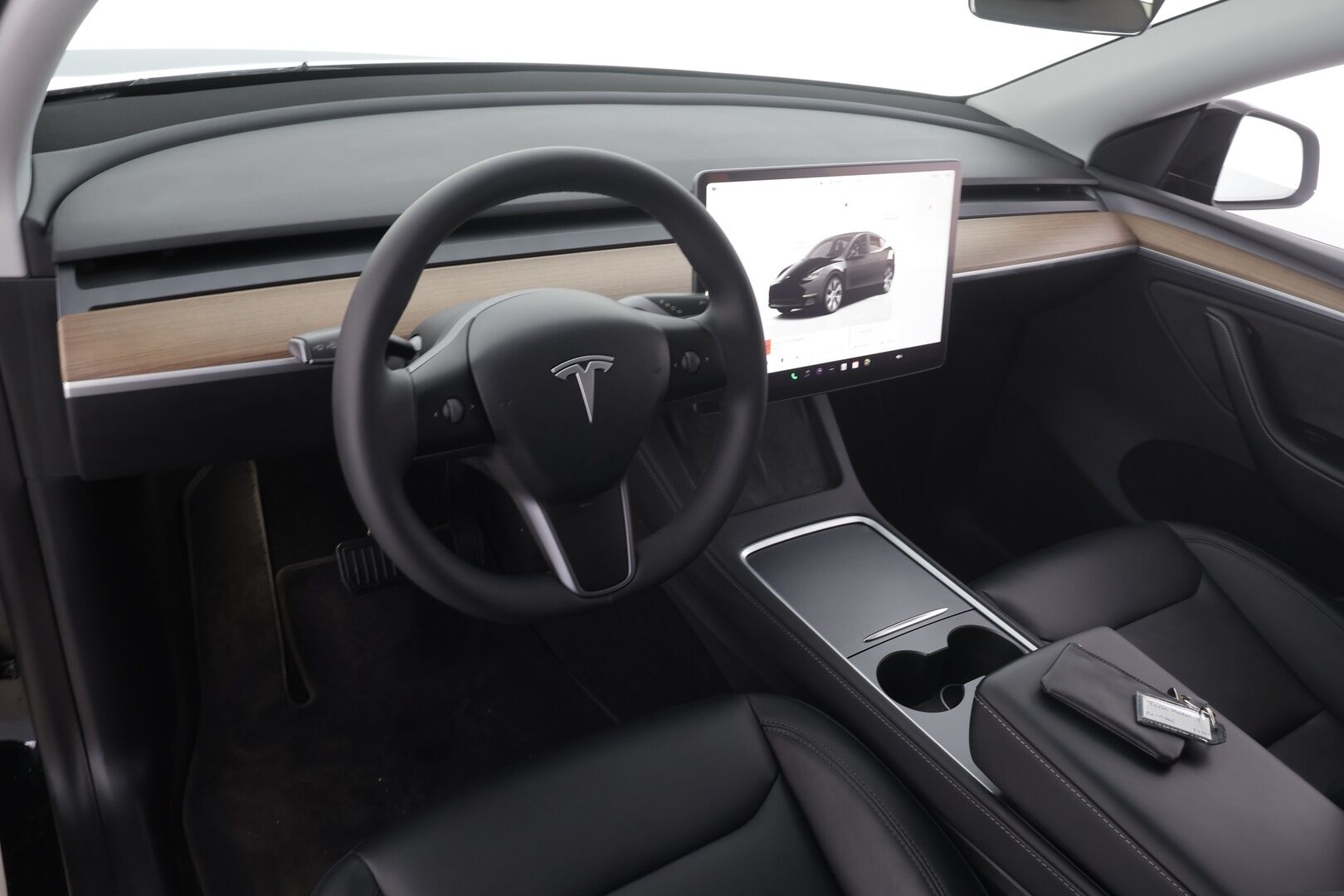 TESLA MODEL Y 2023 Long Range * ILP / ACC / Lasikatto / Matrix-LED / P.Kamera / Muistipenkki / Premium Audio / Navi / Keyless * - Akku kuntotarkastettu / 2x Latauskaapelit 