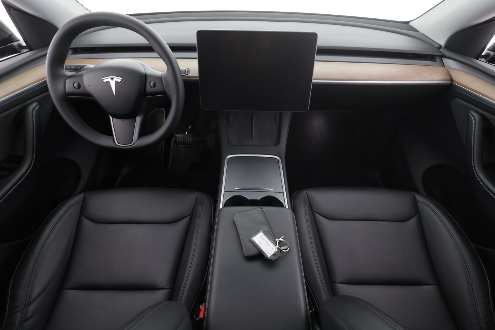 TESLA MODEL Y 2023 Long Range * ILP / ACC / Lasikatto / Matrix-LED / P.Kamera / Muistipenkki / Premium Audio / Navi / Keyless * - Akku kuntotarkastettu / 2x Latauskaapelit 